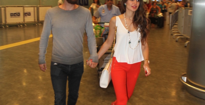 Engin Öztürk sevgilisi İdil Fırat'ı ailesiyle tanıştırdı