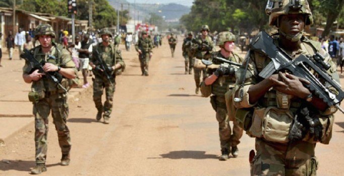 Suriye'de ilk kez bir Fransız askeri öldü