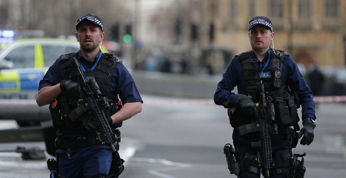 Londra'da asitli saldırı