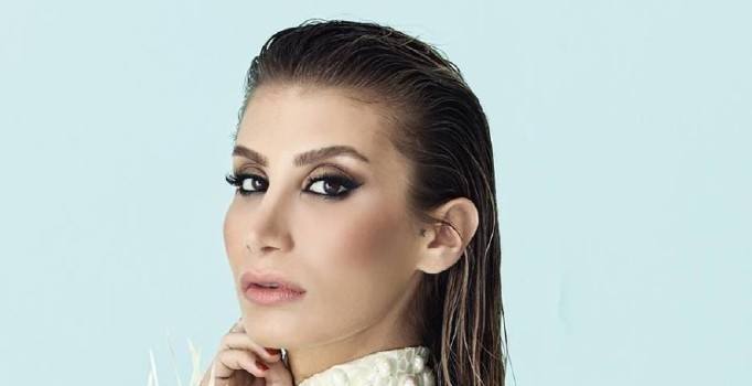 İrem Derici hayranlarına seslendi