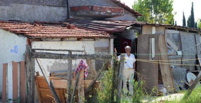 Bir zamanların ünlü müzisyeni Yalova'da bir köy evinde yaşıyor
