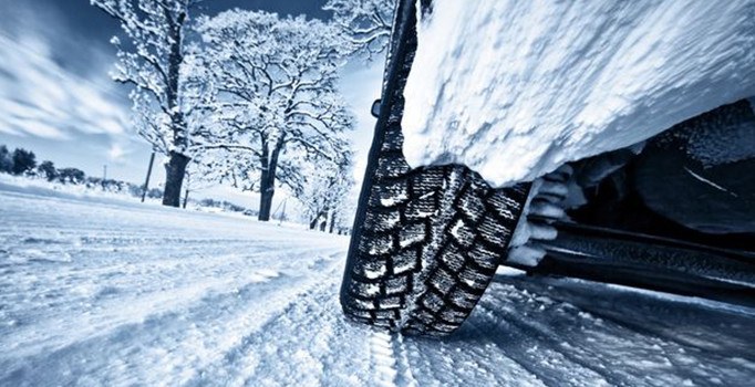 Bakan Arslan’dan “kış lastiği” uyarısı: Sürücüler valiliklerin belirleyeceği tarihte takacak