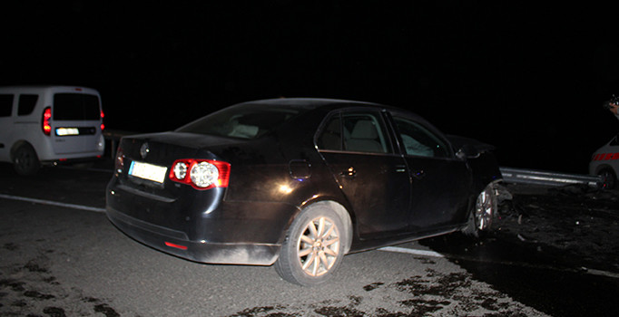 Ermenek'te iki otomobil çarpıştı: 1 ölü, 2 yaralı