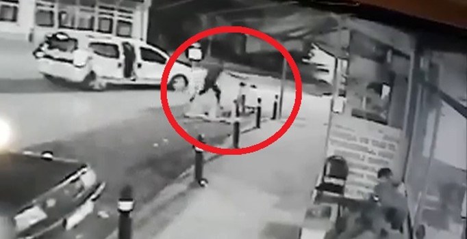 Oğlunun gözleri önünde vurdular