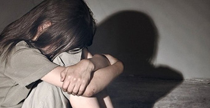 Polis kız çocuğuna tacizden tutuklandı