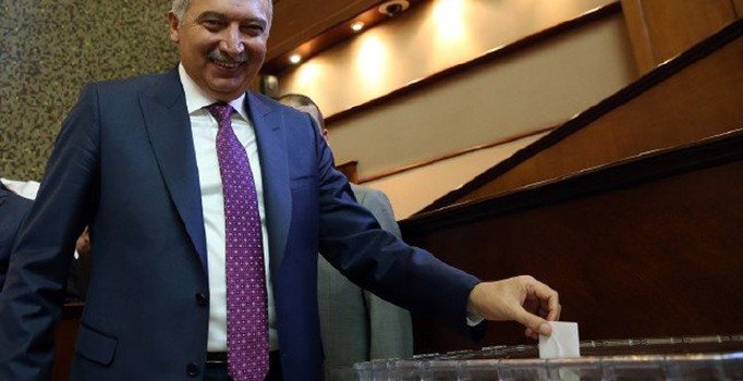 Son dakika! İstanbul Belediye Başkanı Mevlüt Uysal oldu