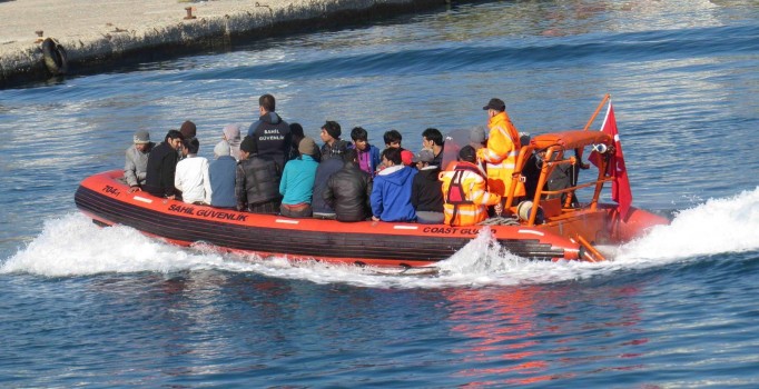 Yunanistan'a yasa dışı yollarla kaçan sığınmacı yakalandı