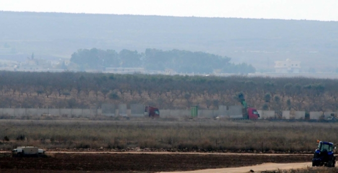 Suriye sınırına 82 kilometrelik yeni duvar