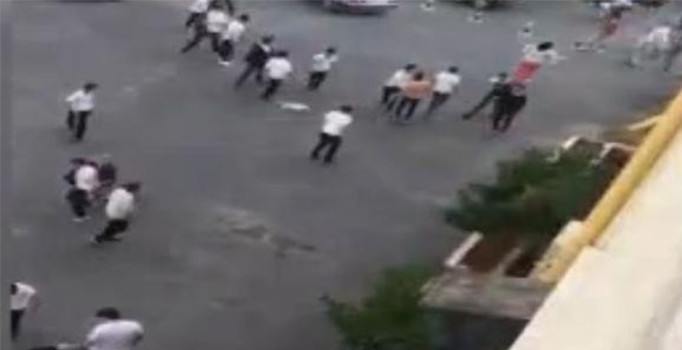 Ataköy'de lisede gergin anlar: Öğrenciler ile birbirine girdi
