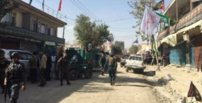 Son dakika! Afganistan'da cami yakınlarında patlama