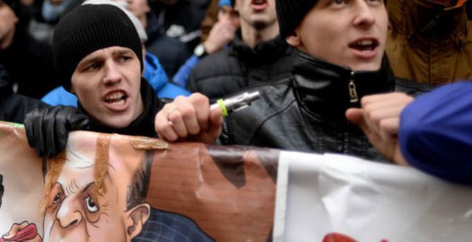 Rusya'nın Türk kumaşı engeli Türkiye karşıtı t-shirt'i vurdu