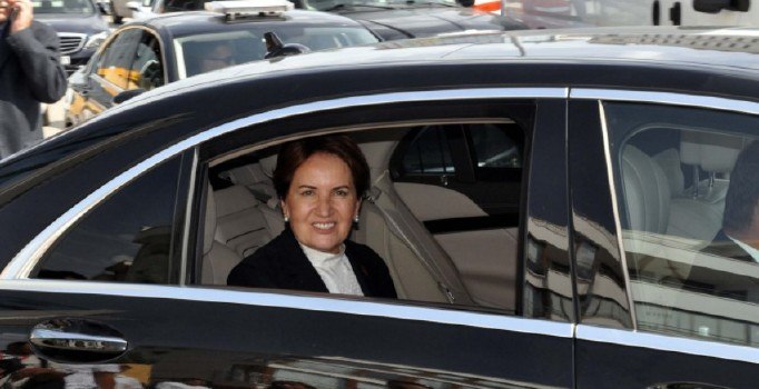 Akşener: Gerekirse çadır kuracağız, partimizi 25 Ekim'de kuruyoruz