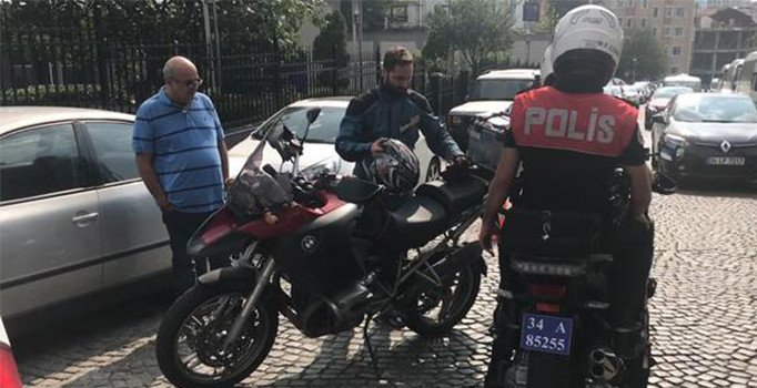 Caz sanatçısı Ozan Musluoğlu motosikletle bir kadına çarptı