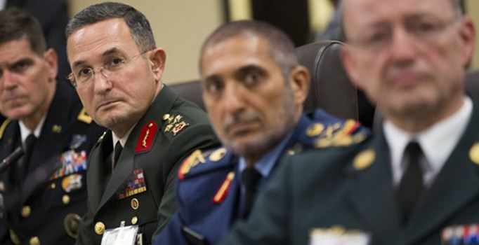 Eski 3. Kolordu Komutanı Korgeneral Erdal Öztürk'e tahliye