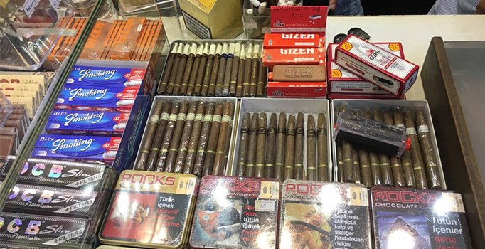 İstanbul'da kaçak tütün ve içki operasyonu