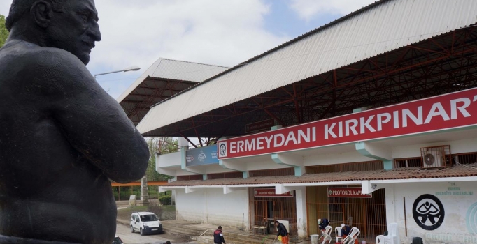 Er Meydanı'nda temizlik başladı