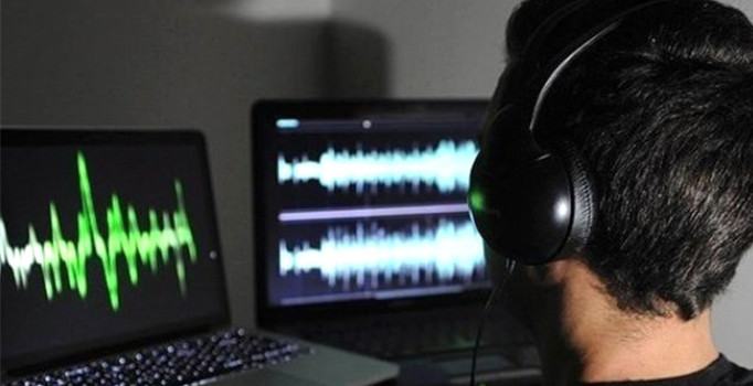 Polisi görünce bilgisayarı pencereden atmış