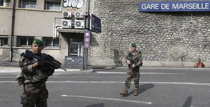 Son dakika! Marsilya'da bıçaklı saldırı: 3 ölü
