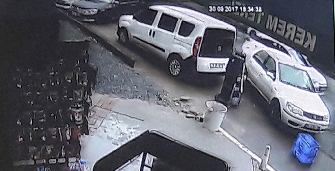 Beyoğlu’nda restorana silahlı saldırı kamerada