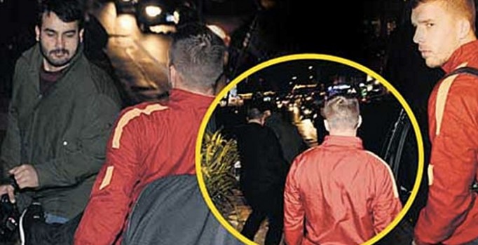 Gazeteci döven Lukas Podolski davalık oldu