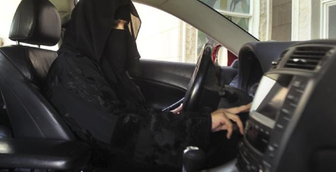 Suudi Arabistan'da kadın sürücü kaza yaptı: 1 ölü