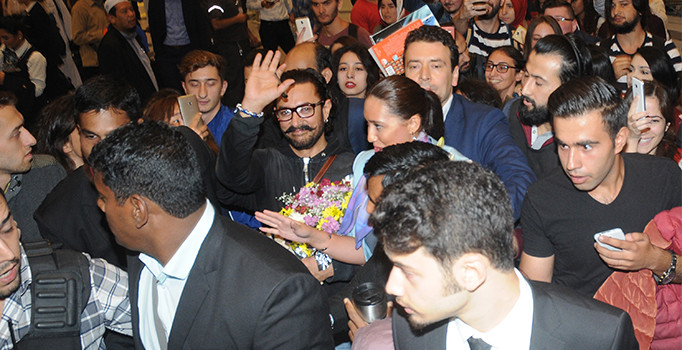 Atatürk Havalimanı'nda Aamir Khan izdihamı