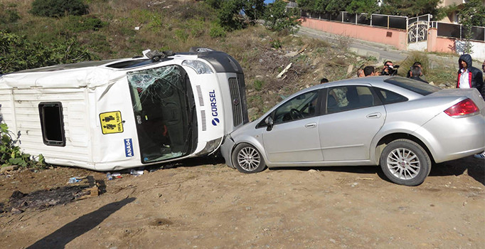 Son dakika! Ümraniye'de okul servisinde kaza: 5 yaralı