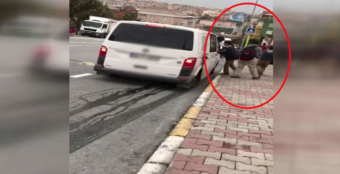 21 öğrenci taşıyan okul servisi trafikten men edildi