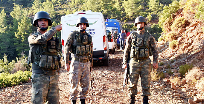 Köyceğiz'de kaçan 2 PKK'lı teröristle temas sağlandı