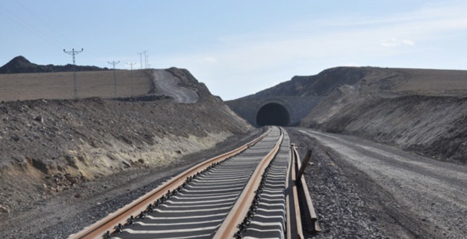 Bakü-Tiflis Kars Demiryolu seferlere başlıyor