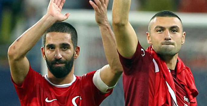 Burak Yılmaz ve Arda'nın Instagram paylaşımları çıldırttı