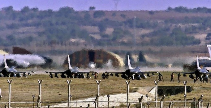 ABD, IŞİD'i İncirlik'ten güdümlü bombalarla alçaktan vuruyor