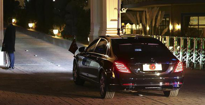 Cumhurbaşkanı Erdoğan makam aracından milli maçı takip etti