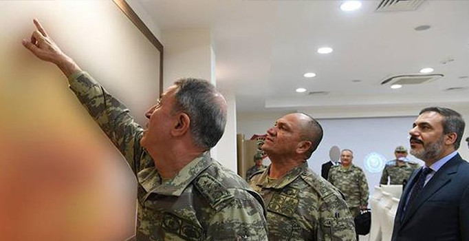 Son dakika! Komutanlar Suriye sınırında