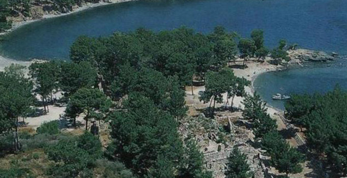 Phaselis Antik Kenti milim milim batıyor