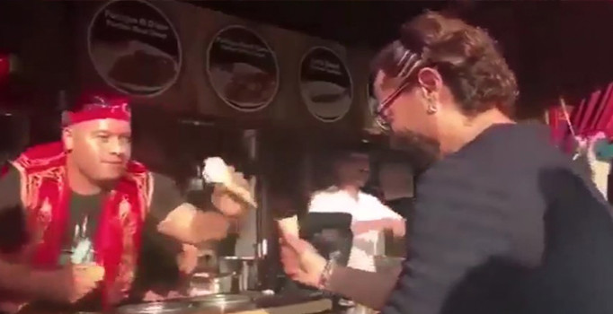 Aamir Khan'ın Maraş dondurmacısıyla imtihanı | Video