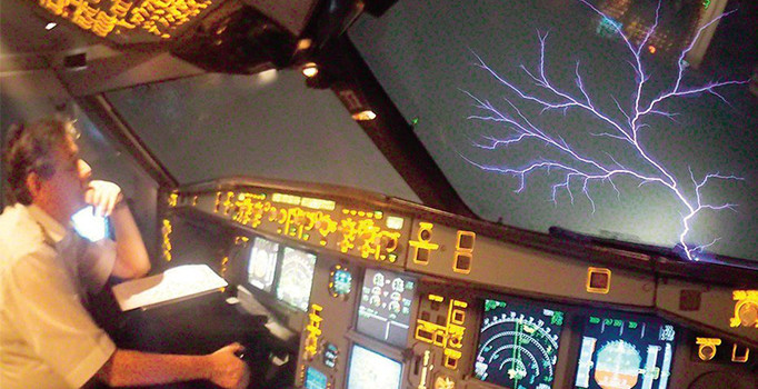 THY uçağı 12 bin metrede fırtınadan geçti