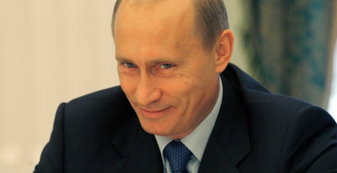 Rusya, 'gemi krizi' bahanesiyle iki petrol platformunu kaçırdı