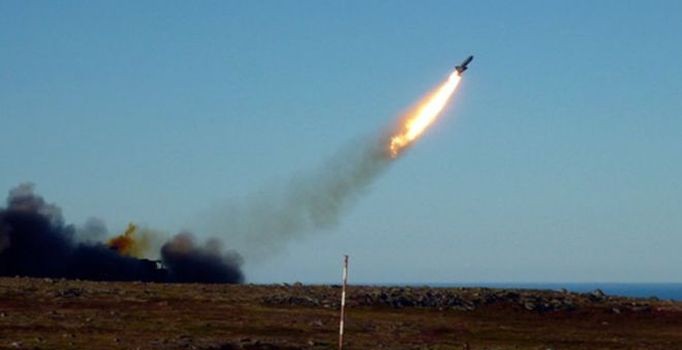 Rusya'daki füze testinde apartman vuruldu