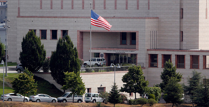 ABD Büyükelçiliği önünde sessiz bekleyiş