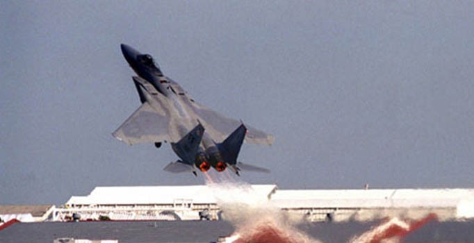 ABD, İncirlik'teki 12 F-15'i İngiltere'ye geri çekiyor