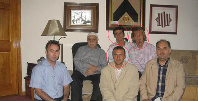 3 eski futbolcu FETÖ elebaşı Gülen'le yan yana