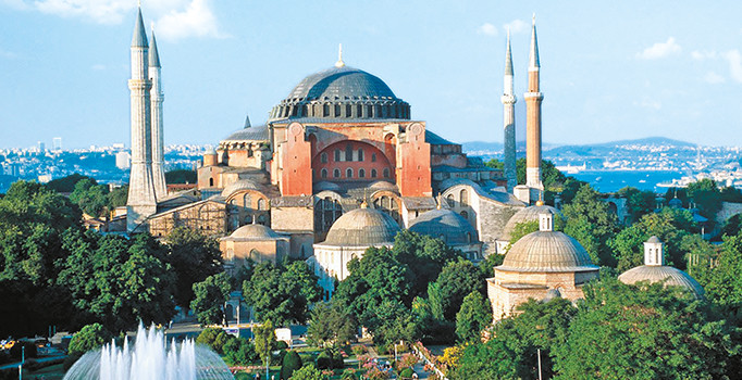 ‘Arz-ı Halife’ Ayasofya’dan geçiyordu