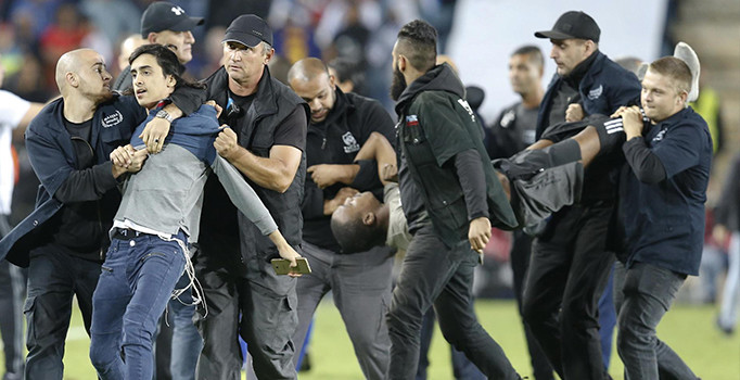 Isco'ya bıçaklı saldırı