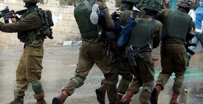 İsrail açlık grevi başlatan Filistinlileri cezalandırıyor