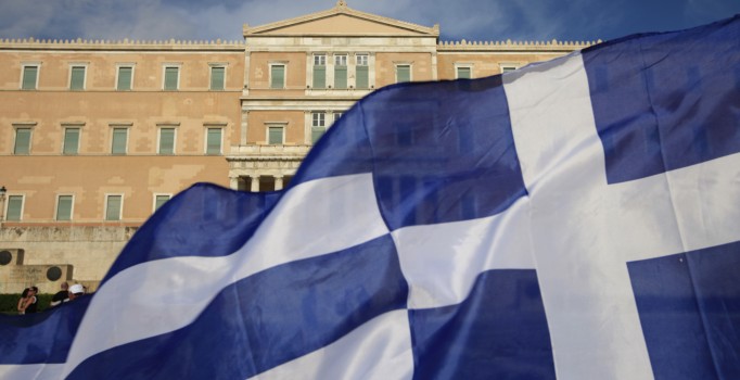 Atina Viyana Büyükelçisini geri çağırdı