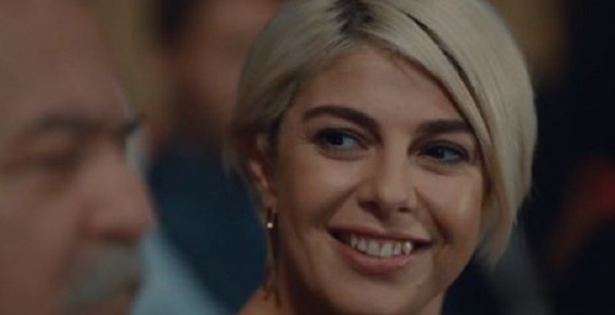 Gözde Kansu, bindiği takside dolandırıldı