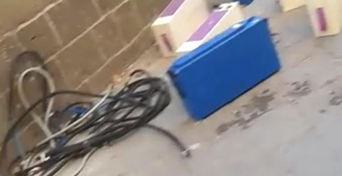 PKK'lıların Sur'daki akü ve güç kaynakları ortaya çıktı