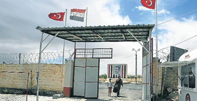 Suriye vizesiz girişi iptal etti