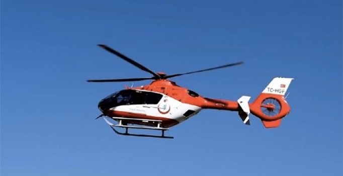 Kalp krizi geçiren vatandaşın yardımına ambulans helikopter yetişti